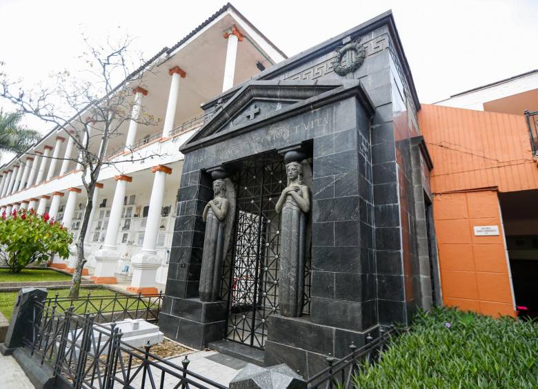 Mausoleo donde está sepultado el empresario Diego Echavarría Misas Foto: Manuel Saldarriaga Quintero