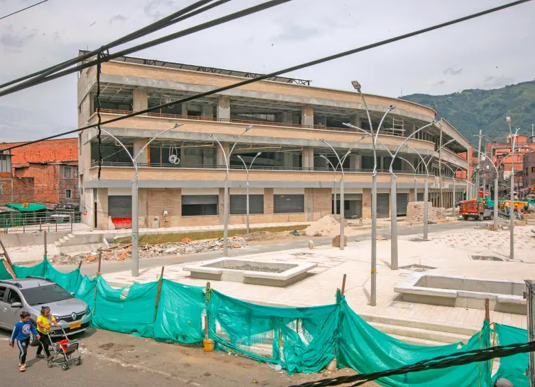 La Plaza de Mercado de Bello es una de las obras que aún no entran en servicio. Se encuentra cerrada hace cuatro años. FOTO ESNEYDER GUTIÉRREZ CARDONA