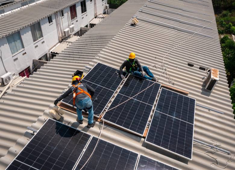La resolución sustituye la reglamentación expedida este año e incorpora nuevos lineamientos para la administración de los recursos, la operación y el mantenimiento de los sistemas solares fotovoltaicos. Foto: Cortesía