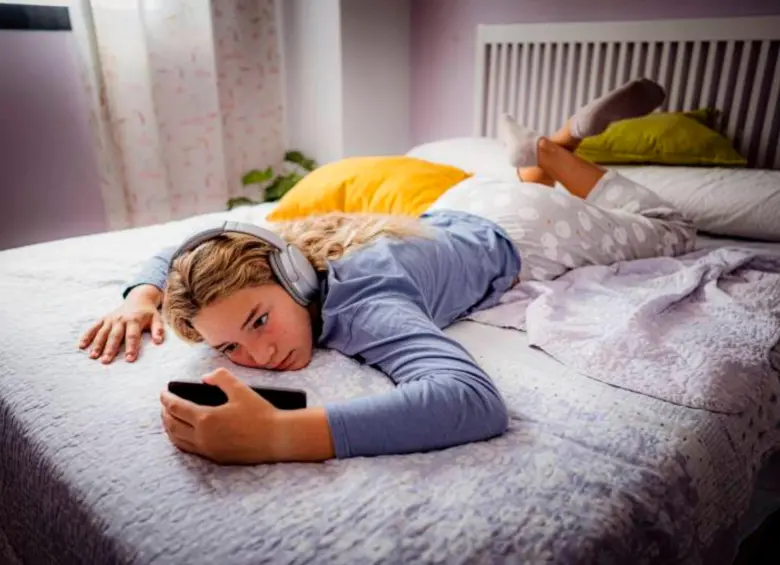 ¿Se siente cansado o desconcentrado? El sueño y la productividad, lo más afectado por uso de redes sociales