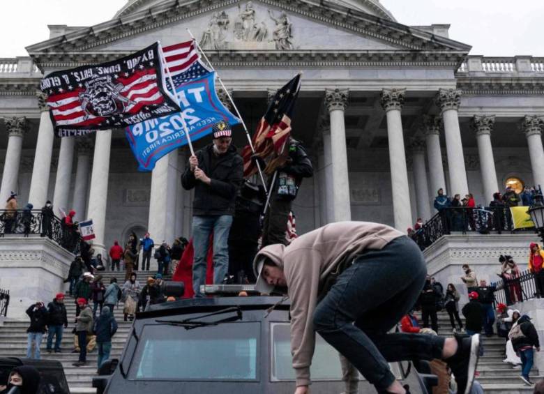 Asalto al Capitolio por parte de los simpatizantes de Donald Trump tras perder las elecciones de 2020. FOTO: AFP