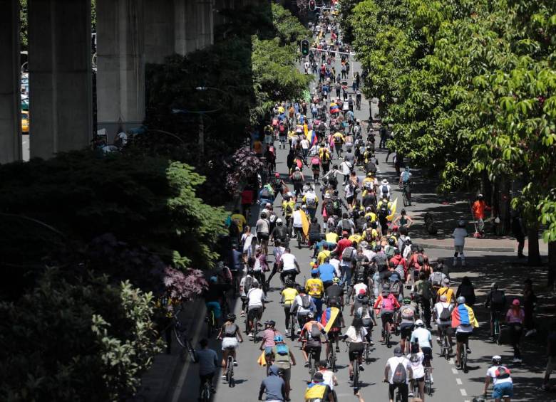 Rodar y rodar por las calles para expresar su descontento contra el gobierno y visibilizar sus motivos. Foto: Carlos Velásquez.