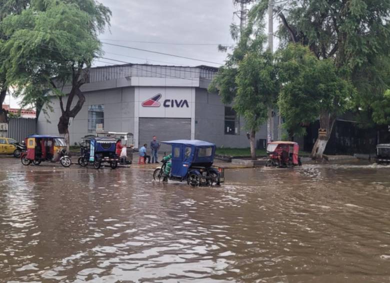 Las calles también se han inundado por las lluvias en el país. FOTO: Tomada de redes sociales @NorteSostenible