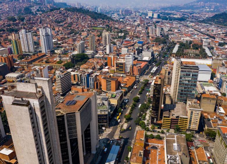 El crecimiento de la ciudad se da por obras de carácter privado y público y los privados deben compensar con obligaciones urbanísticas, para las cuales la alcaldía ofreció un plan de descuentos con el fin de estimular el sector inmobiliario. FOTO manuel saldarriaga