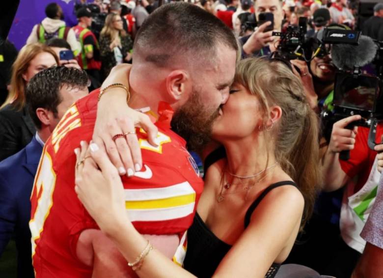 Taylor Swift animó este domingo a su pareja Travis Kelce y sus Kansas City Chiefs en el Super Bowl 2024 de la NFL en Las Vegas. FOTO: AFP
