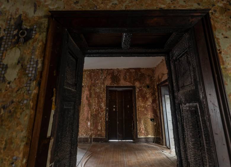 Durante el proceso de restauración volvieron a salir a la luz los tapices antiguos de la casa. Sus puertas y ventanas también han permanecido intactas. FOTO: Camilo Suárez
