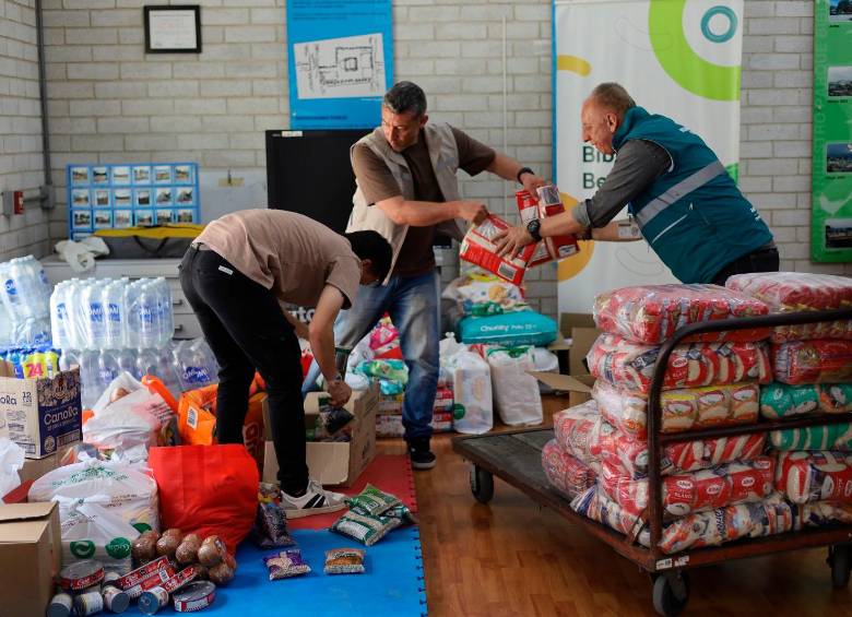Entre las donaciones hay arroz, aceite, pastas, legumbres, harina, panela y otros productos alimenticios. FOTO: CORTESÍA ALCALDÍA