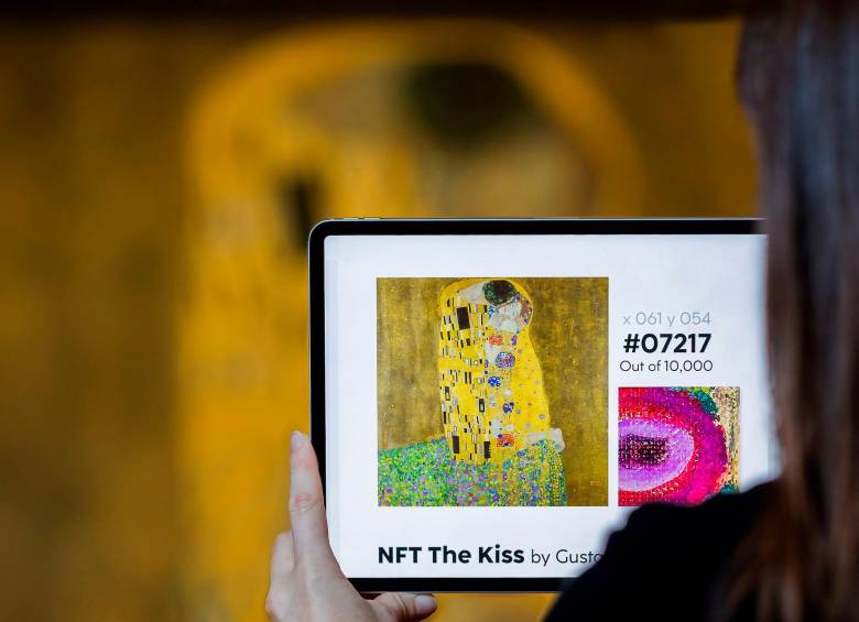 “El beso” de Klimt se subasta en fragmentos digitales 