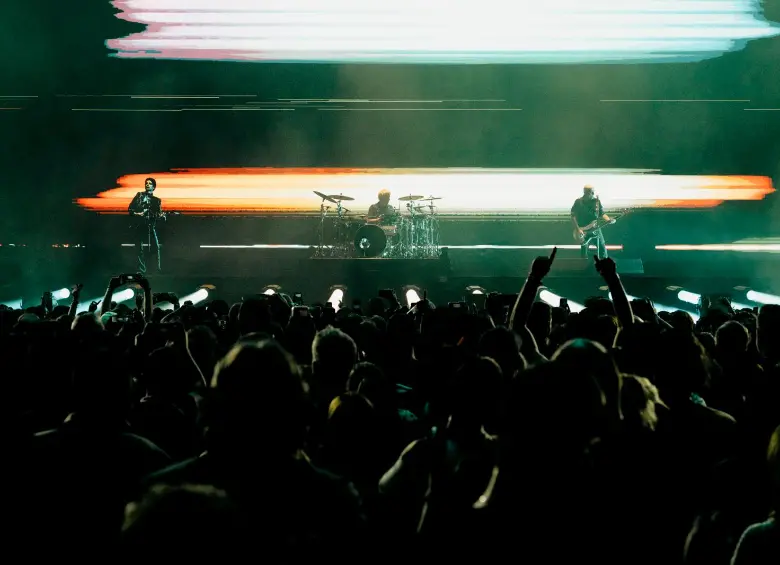 La idea del holograma es que apareciera en el lugar preciso en el que siempre salía Cerati al escenario, a la izquierda. FOTO Cortesía Manuela Uribe