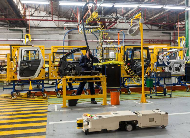 La producción de vehículos jalono las cifras de la industria en octubre, según el Dane. FOTO Camilo Suárez