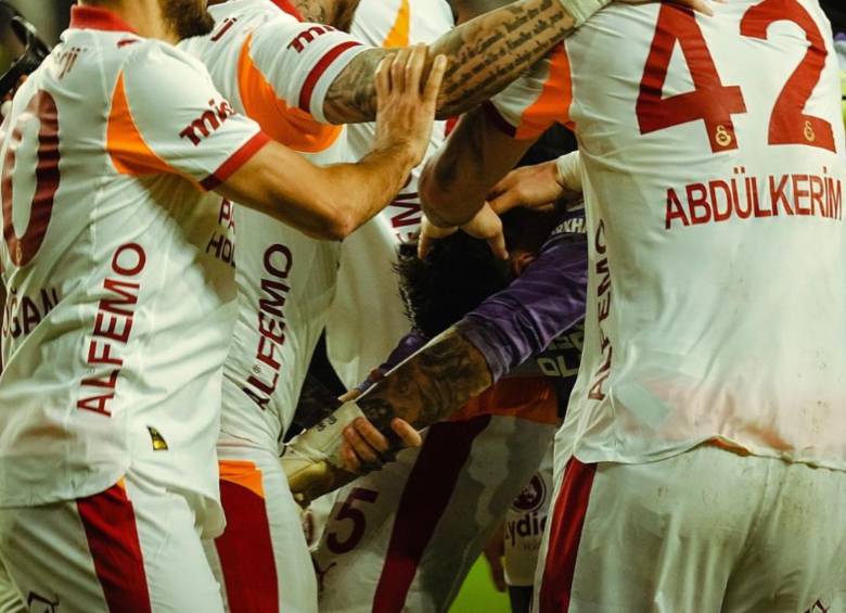 La Fiscalía no reveló el nombre de los futbolistas detenidos ni de sus equipos, y, según medios turcos, ninguno de ellos juega en primera división. FOTO: Tomada de redes sociales @GalatasaraySK