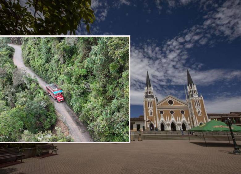 Adelante, una de las vías que lleva de Abejorral al Suroeste. Atrás, fachada del parque de Abejorral. Foto: EL COLOMBIANO Y cortesía