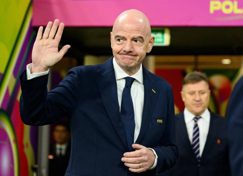 Gianni Infantino busca la reelección en 2027 en medio de duras críticas de las federaciones europeas por su gestión financiera. FOTO: GETTY