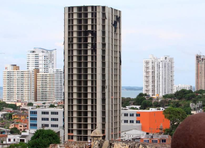 Aquarela era un proyecto habitacional de 5 torres de 32 pisos cada una. La primera torre estaba en construcción, pero sus obras se suspendieron en 2017. FOTO: COLPRENSA
