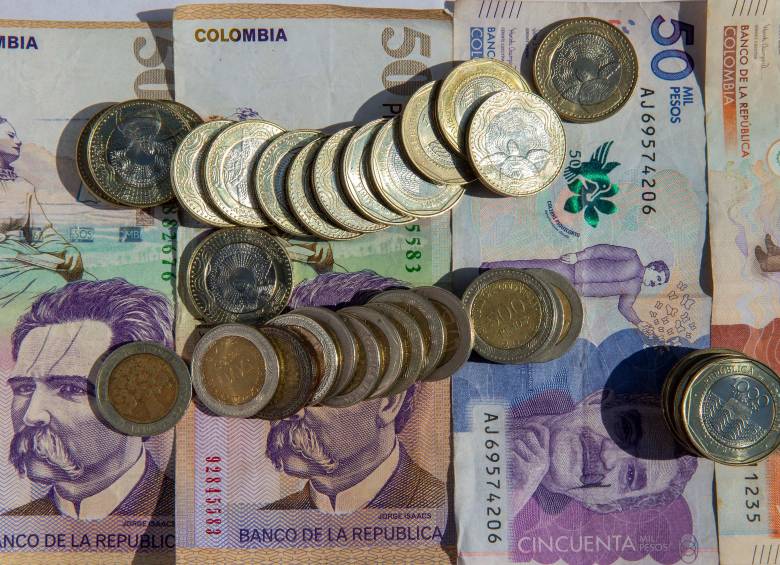 Aunque las cifras muestran crecimiento económico en el país, muchas familias no perciben alivio en su bolsillo. FOTO EL COLOMBIANO