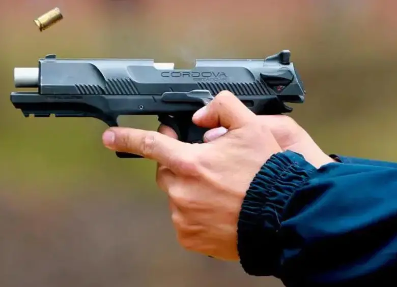 Porte de armas en Colombia: expertos advierten sobre posibles riesgos. Foto: Colprensa