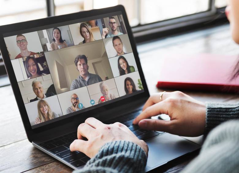 Las videollamadas se han convertido en los servicios más populares de los dispositivos electrónicos en los últimos tiempos. FOTO Freepik