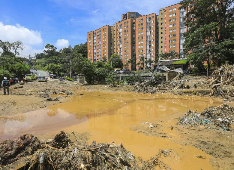 Descripción: Daños e inundaciones por lluvias en Medellín. Un muerto, un desaparecido, vías cerradas y más desastres dejan lluvias torrenciales en Medellín Desde el pasado fin de semana la temporada de lluvias ya deja más de 68 viviendas afectadas y 7 viviendas colapsadas en Medellín. Personajes: . Fecha de evento: 29/04/2025. Foto: Esneyder Gutiérrez