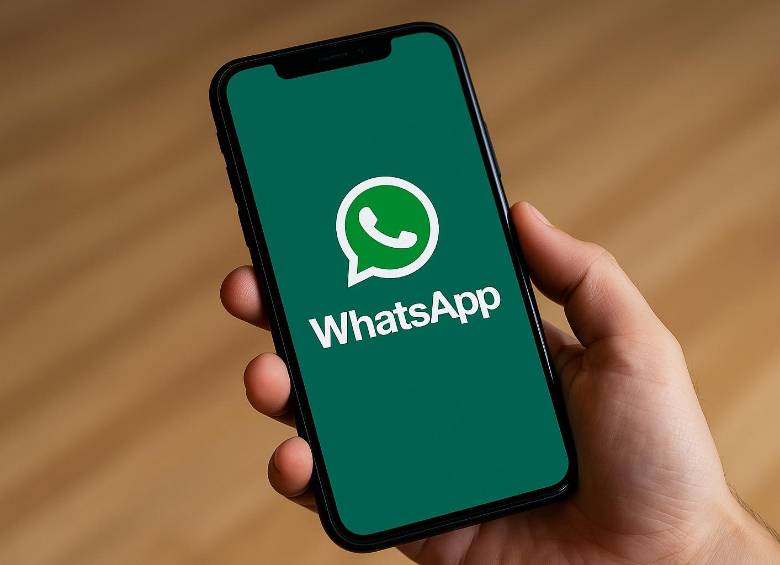 Las copias de seguridad en la nube permiten recuperar mensajes y archivos eliminados en WhatsApp de forma segura. FOTO creada con IA