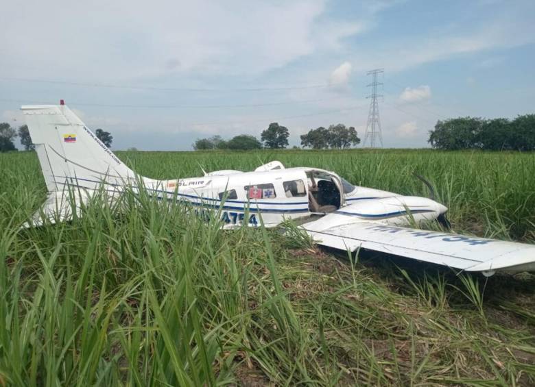 La Aeronáutica indicó que los equipos de Búsqueda y Rescate (SAR) y unidades del Cuerpo de Bomberos se desplazaron a la zona para atender la emergencia. FOTO: Aeronáutica Civil