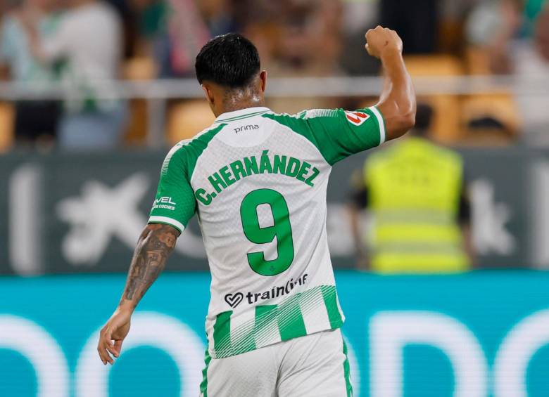 El futbolista Juan Camilo “El Cucho” Hernández es una de las figuras del Real Betis de España que juega la Liga esta temporada. Foto: tomada del x de @LaLiga