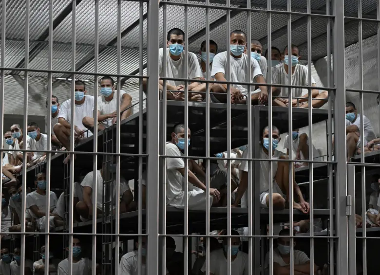 Los presos en las cárceles de El Salvador. FOTO: AFP