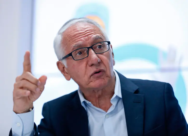 La Corte Constitucional citó al ministro de Salud, Guillermo Jaramillo, para responder por la suficiencia de la UPC. FOTO: Presidencia