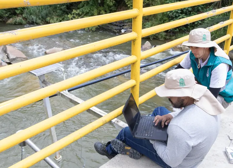 El monitoreo y seguimiento que hace Cornare a algunas fuentes hídricas del Oriente antioqueño. FOTO: Cornare