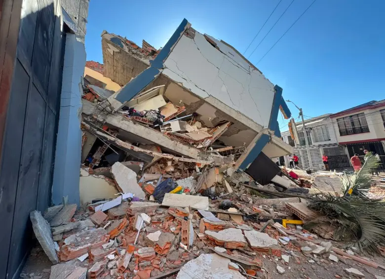 La caída de una vivienda en Cali. FOTO: Colprensa