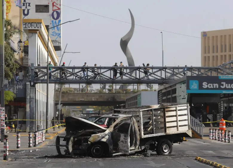 El Gobierno informó que 30 presuntos integrantes del CJNG fueron abatidos tras los enfrentamientos desatados luego de la muerte de ‘El Mencho’. FOTO: Getty Images