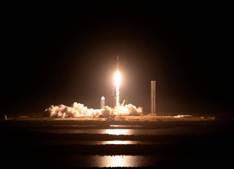 EL cohete SpaceX Falcon 9 transporta el módulo de aterrizaje lunar Nova-C de Intuitive Machines que despega de la plataforma de lanzamiento 39A en el Centro Espacial Kennedy de la NASA en Florida a la 1:05 a.m. FOTO: Nasa