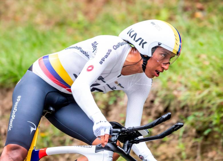Egan Bernal pasó por el lugar de su accidente, este viernes en el Tour Colombia. FOTO GETTY