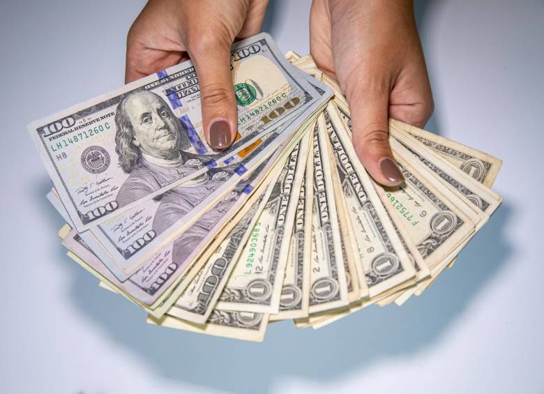 ¡Sigue bajando! Dólar en Colombia abrió este viernes a $4.084 en promedio