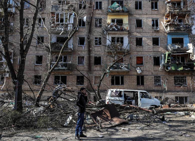 Edificios dañados por los bombardeos en Kiev mientras continúa el ataque de Rusia contra Ucrania, Kiev. FOTO: EFE