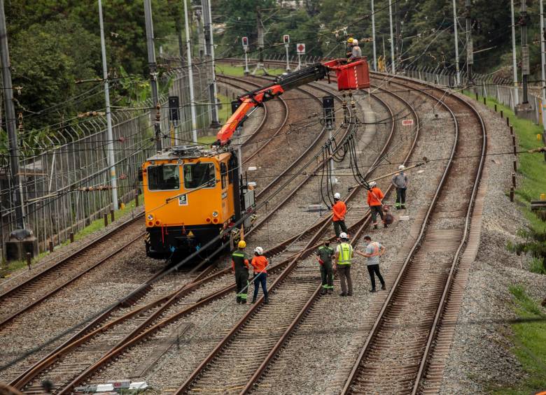 Según el gerente del Metro, los trabajos se realizan 24 / 7 desde hace una semana. Foto: CAMILO SUÁREZ