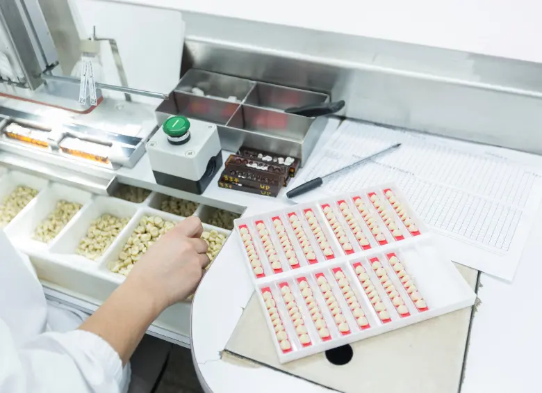 La odontología regenerativa es una rama de la salud oral que busca reparar o recuperar tejidos dañados o perdidos del diente y la boca mediante el uso de células madre, biomateriales y factores de crecimiento. FOTO EL COLOMBIANO. 