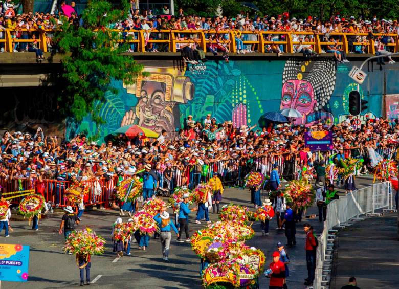Con el desfile se clausuró la edición 2022 de la Feria de las Flores. Foto: CAMILO SUÁREZ ECHEVERRY.