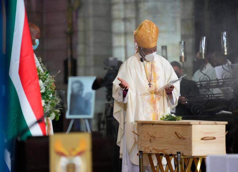 El arzobispo tuvo un funeral de Estado en Ciudad del Cabo. FOTO EFE 