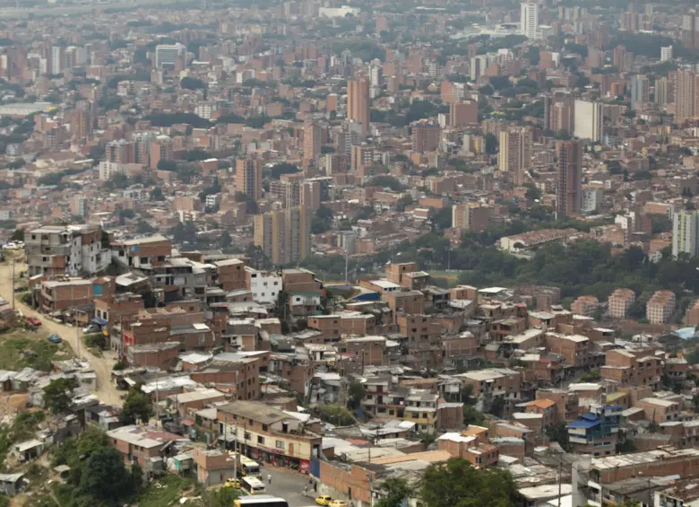 Cerca de 40.000 familias en Medellín no tienen vivienda y 200.000 necesitan mejoras en las suyas. Fecha de evento: 30/04/2020. Foto: Edwin Bustamante Restrepo