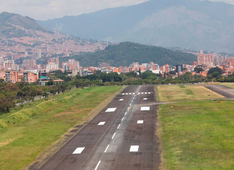 Hasta el momento no hay vuelos en el aeropuerto Olaya Herrera, de Medellín, por cuenta de las lluvias. FOTO: ESNEYDER GUTIÉRREZ CARDONA