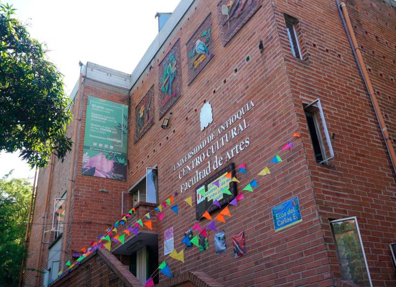 Ubicado en el corredor de Carlos E., el Centro Cultural de la Facultad de Artes de la UdeA celebra quince años de gestiones culturales en la ciudad. Foto: Cortesía.