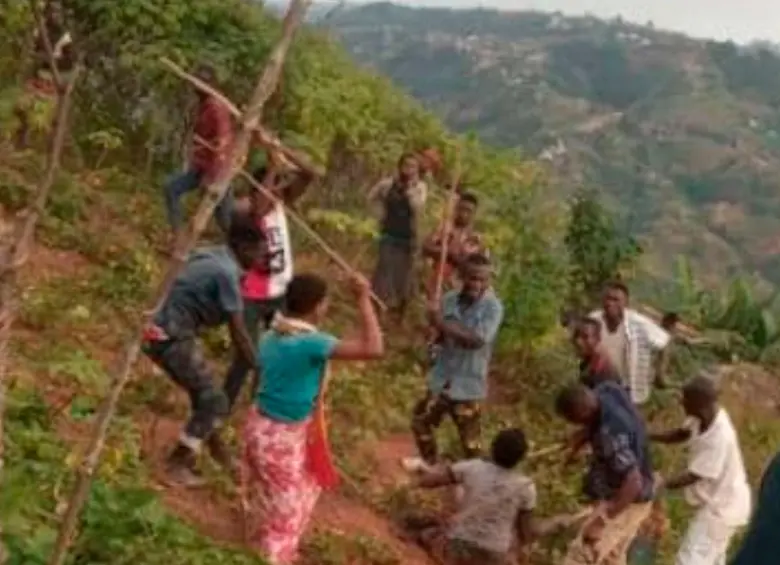 Dieciséis personas fueron capturadas como sospechosas de los brutales asesinatos. FOTO: Tomada de X @lejournalafrica