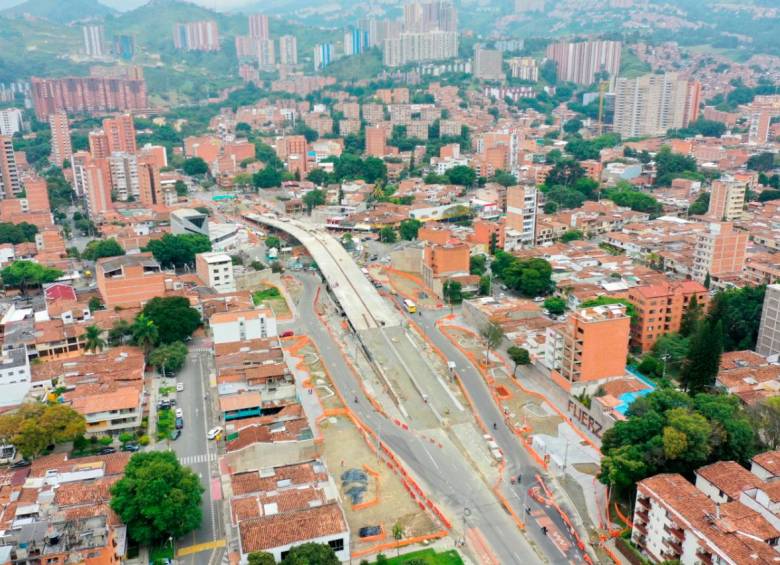 El intercambio vial de Colombia con la 80 va en un 87% de su ejecución. Foto: Cortesía. 