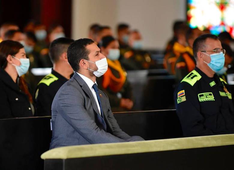Las declaraciones del ministro fueron hechas durante un evento religioso celebrado en memoria del Intendente Edwin Guillermo Blanco, un uniformado que perdió la vida durante la operación en la que se capturó a alias Otoniel. FOTO: CORTESÍA MINISTERIO DEL INTERIOR