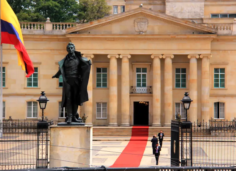 Colombia pierde dinamismo económico reciente mientras su deuda y déficit fiscal se amplían frente a Chile, Perú y Brasil. FOTO Colprensa