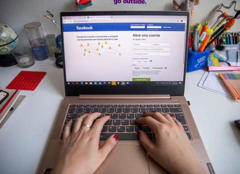 En Colombia fueron 18 millones de cuentas de Facebook que fueron infiltradas por hackers maliciosos. Foto: Carlos Alberto Velásquez