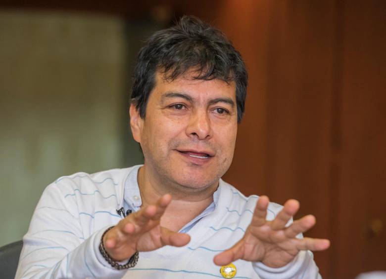 Danilo Rueda ofreció disculpas a nombre del Gobierno por el asesinato de líderes en medio de la ceremonia del Premio Nacional de los Derechos Humanos 2023. FOTO: Carlos Velásquez