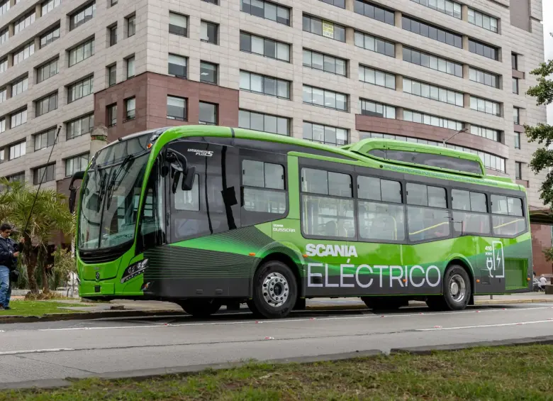 La prueba operativa se enmarca en el programa “eBRT 2030”, una iniciativa liderada por la Asociación Internacional de Transporte Público para promover tecnologías limpias en los sistemas de transporte masivo.
