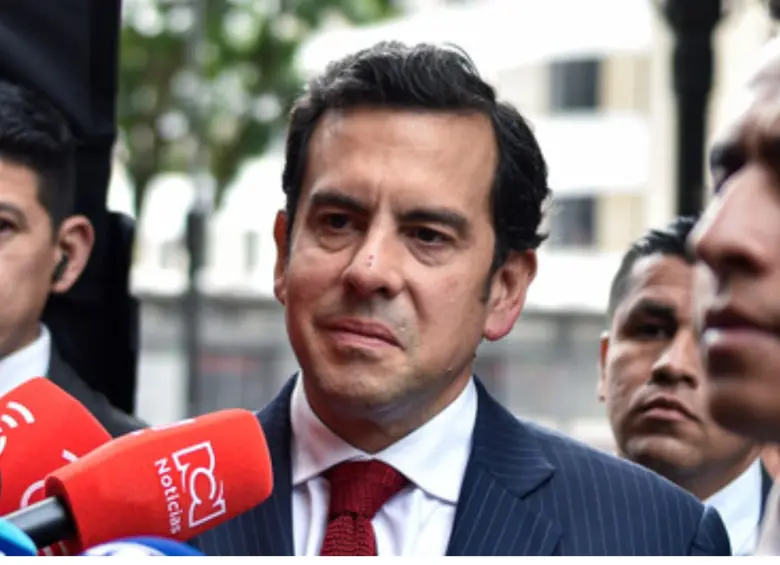 Lara fue candidato a la alcaldía de Bogotá en 2023 y es hijo del ministro de Justicia asesinado, Rodrigo Lara Bonilla. Foto: Colprensa.