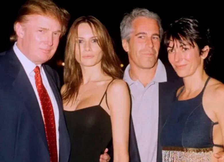 El actual presidente de Estados Unidos, Donald Trump, y su esposa Melania junto al fallecido Jeffrey Epstein y su pareja Ghislaine Maxwell. FOTO: Getty